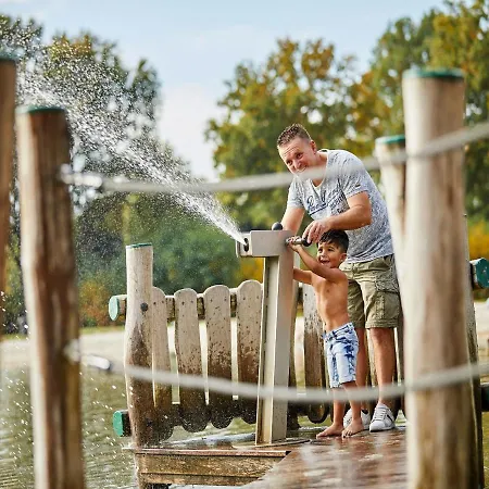 فيلة With Med Children's In Limburg