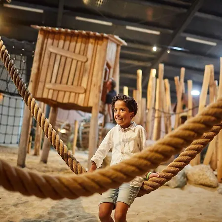 فيلة With Med Children's In Limburg روخيل