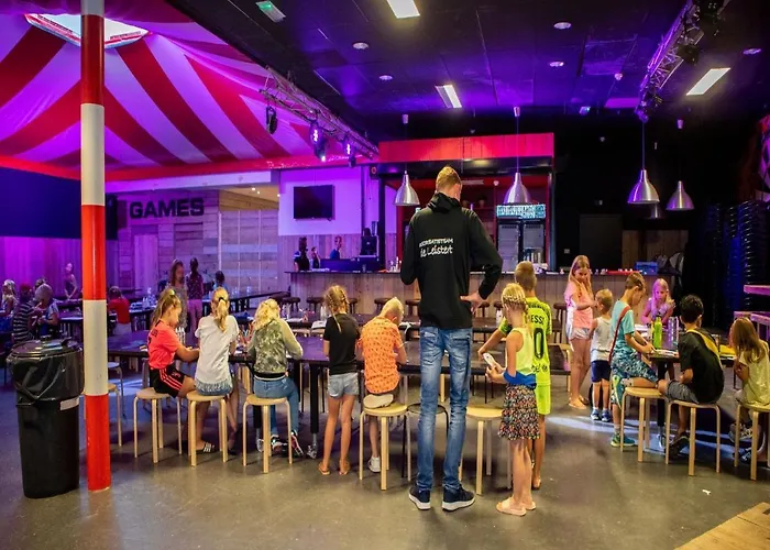 With Med Children's In Limburg Villa *